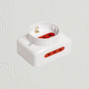 Tomacorriente schuko exterior + 2 tomas 3L — Adaptadores